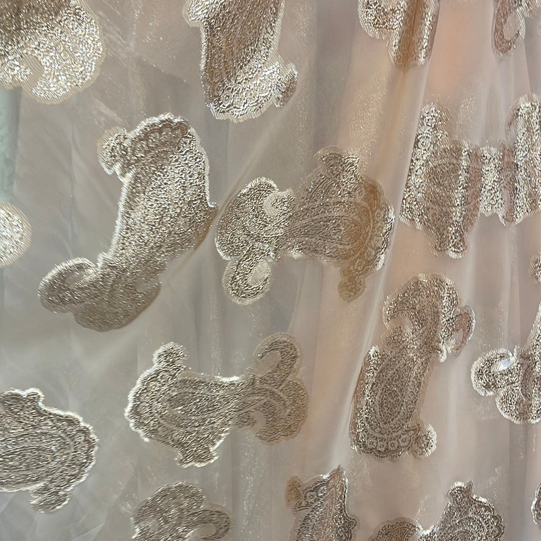 Metallic chiffon silky feel great for dress caftan skirt shirt and much more