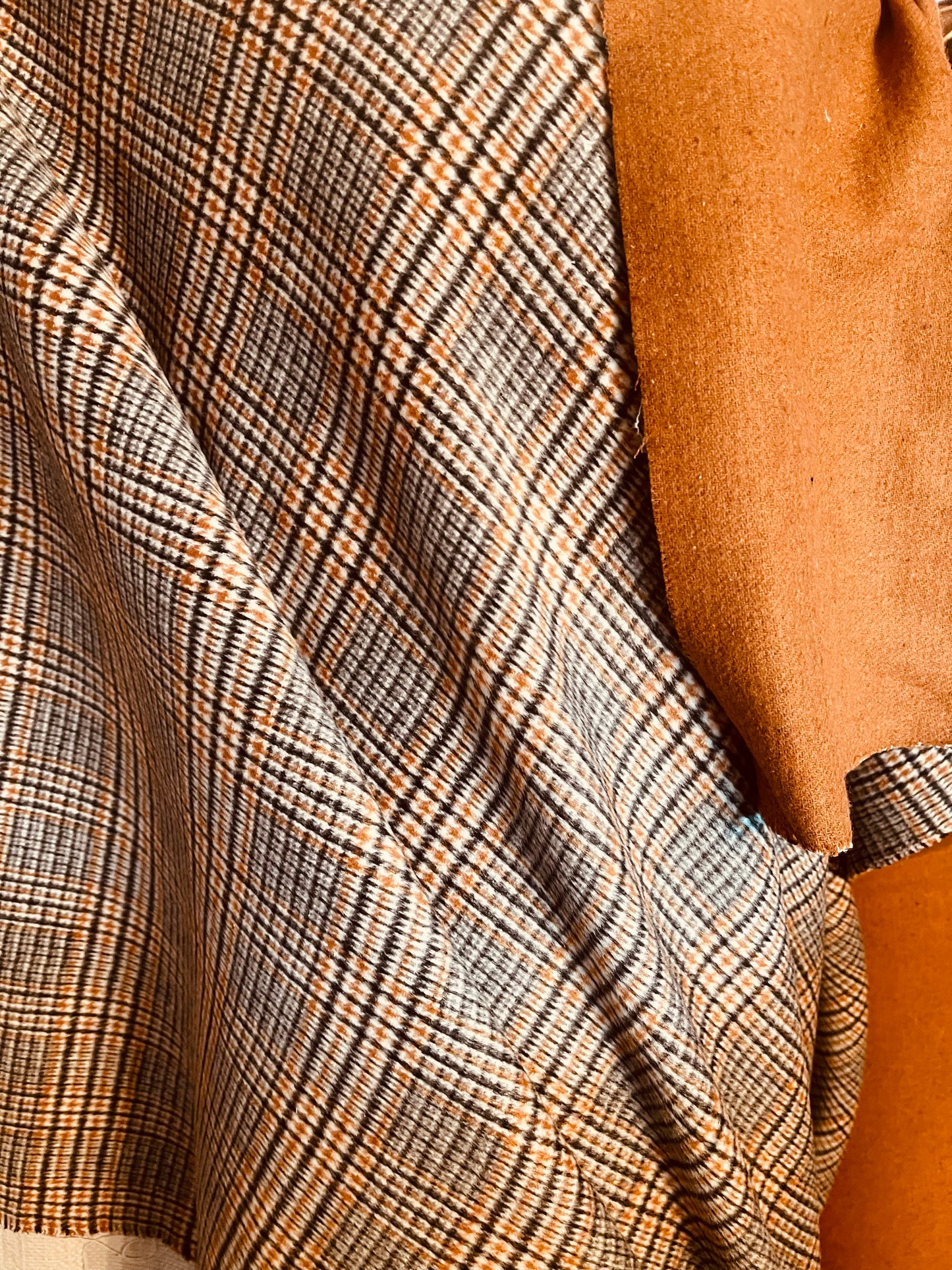 Glen Burberry plaid 100% cashmere super soft dabble face great fabric for sweaters dress jacket upholstery pillow and much more
