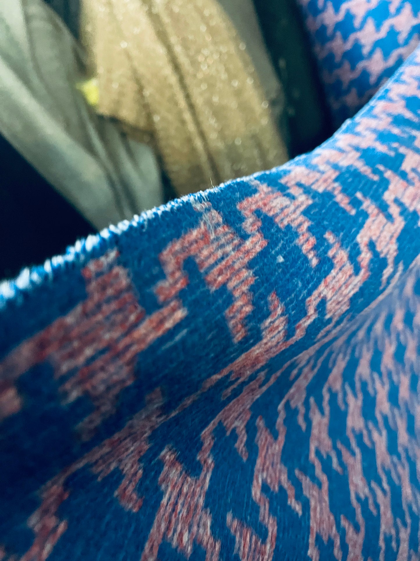 Houndstooth plaid 100% cashmere super soft dabble face great fabric for sweaters dress jacket upholstery pillow and much more