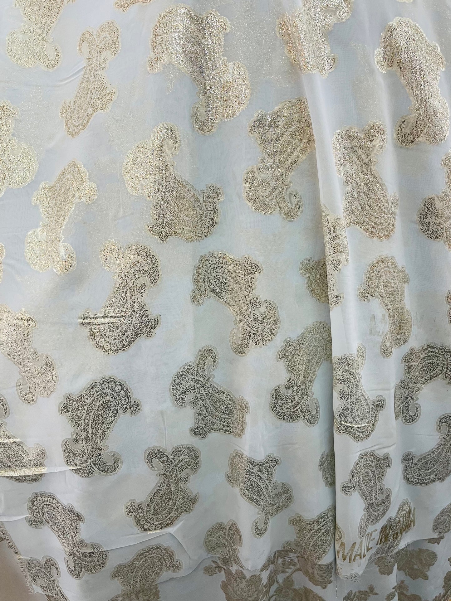 Metallic chiffon silky feel great for dress caftan skirt shirt and much more