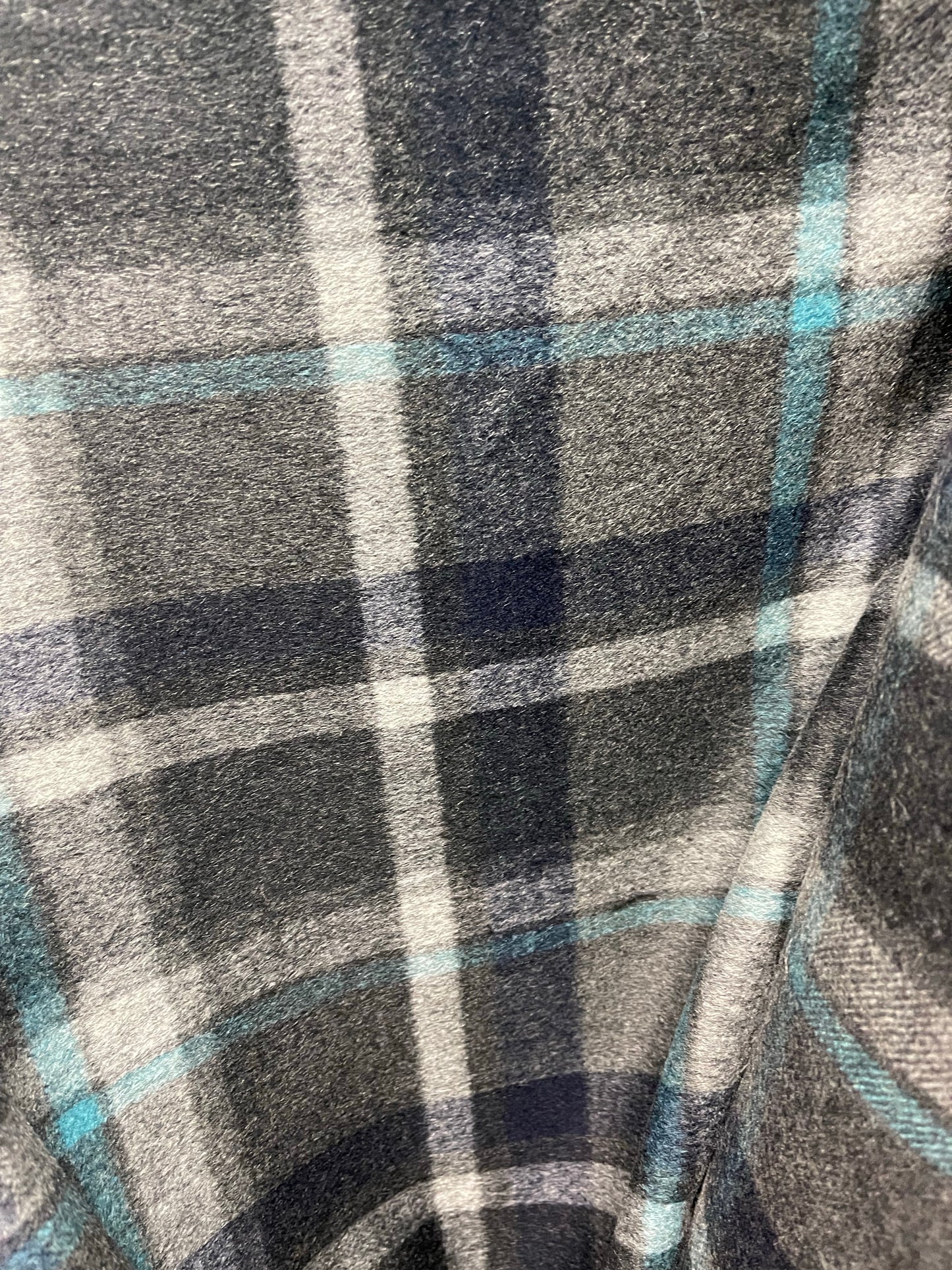 Designer Super soft 100% cashmere design by Hermes