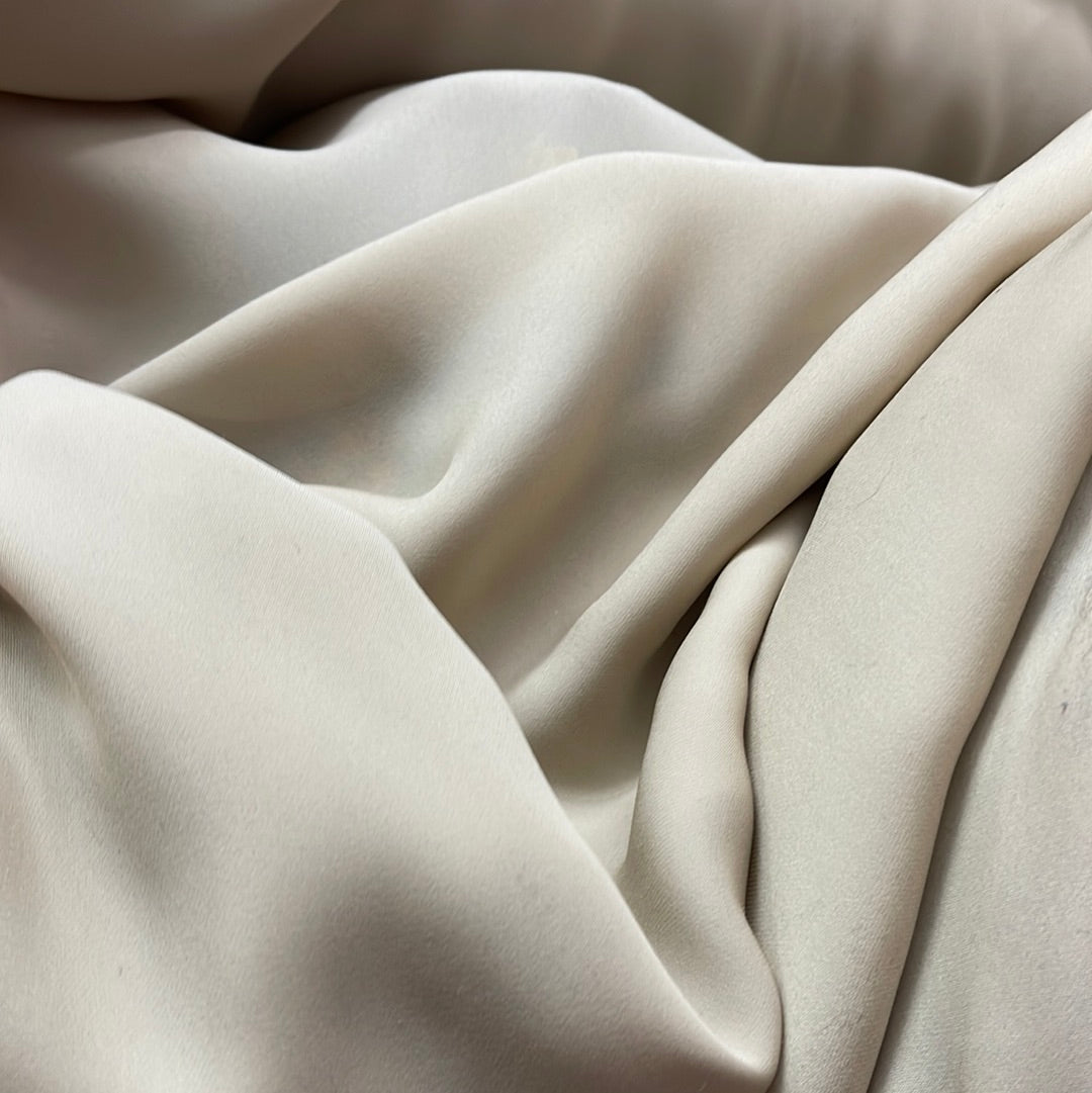 Nude 100% silk gorget made in Italy
