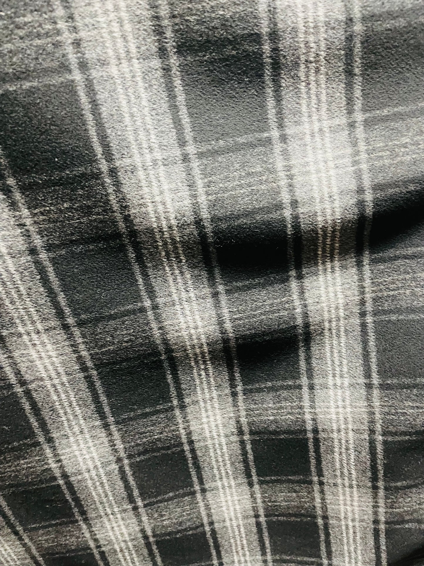 Designer Super soft 100% cashmere design by Hermes