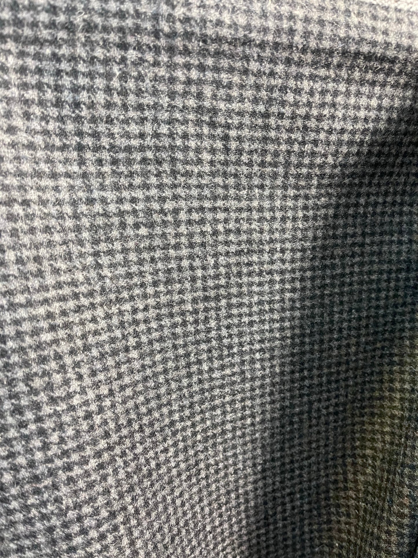 Designer Super soft 100% cashmere design by Hermes