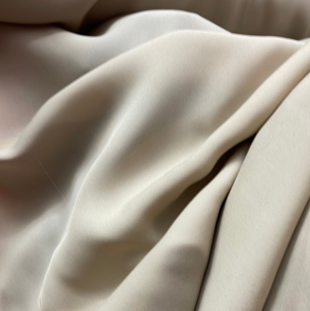Nude 100% silk gorget made in Italy