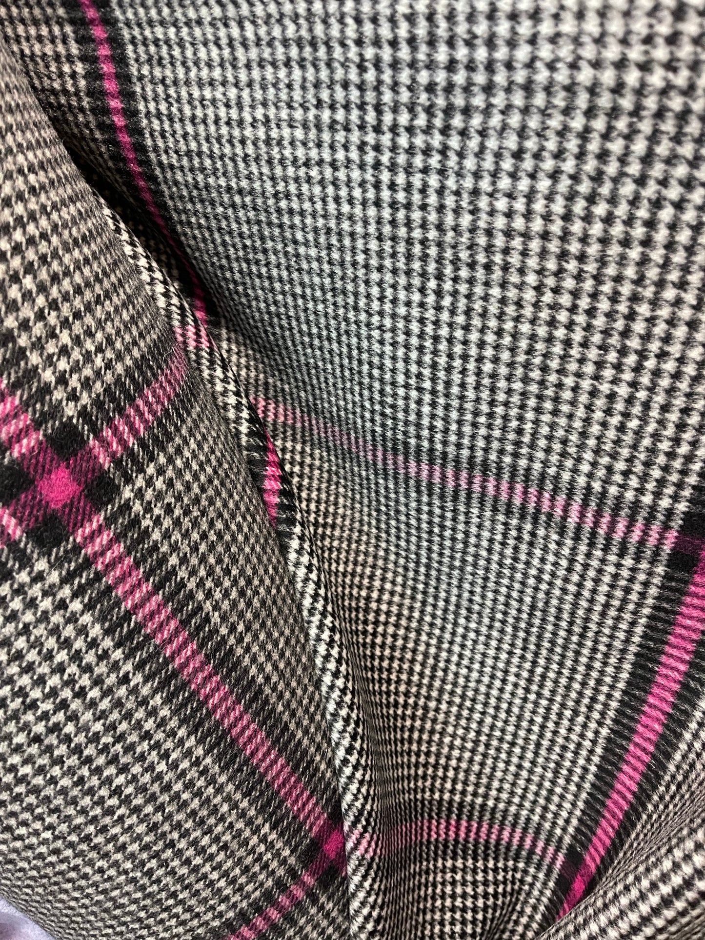 Designer Super soft 100% cashmere design by Hermes