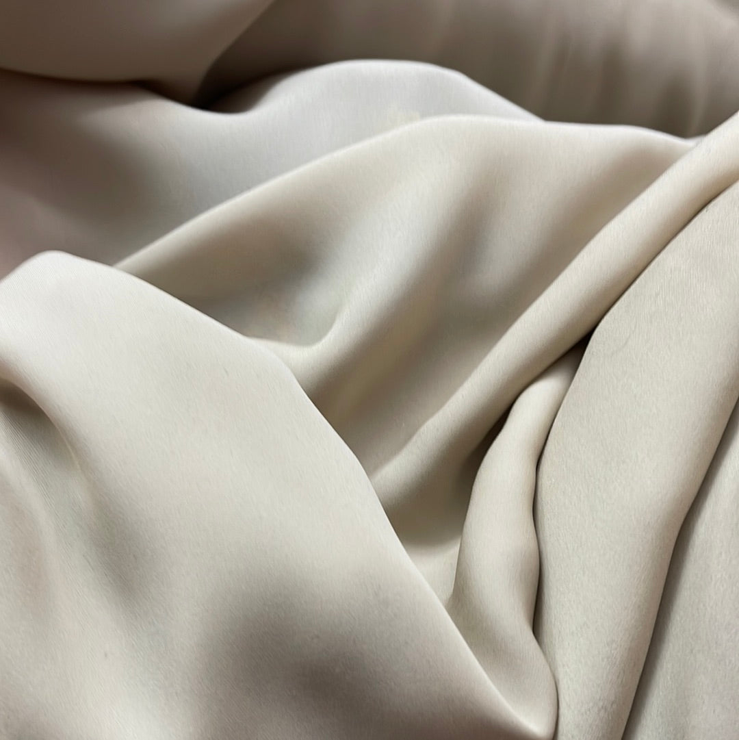 Nude 100% silk gorget made in Italy