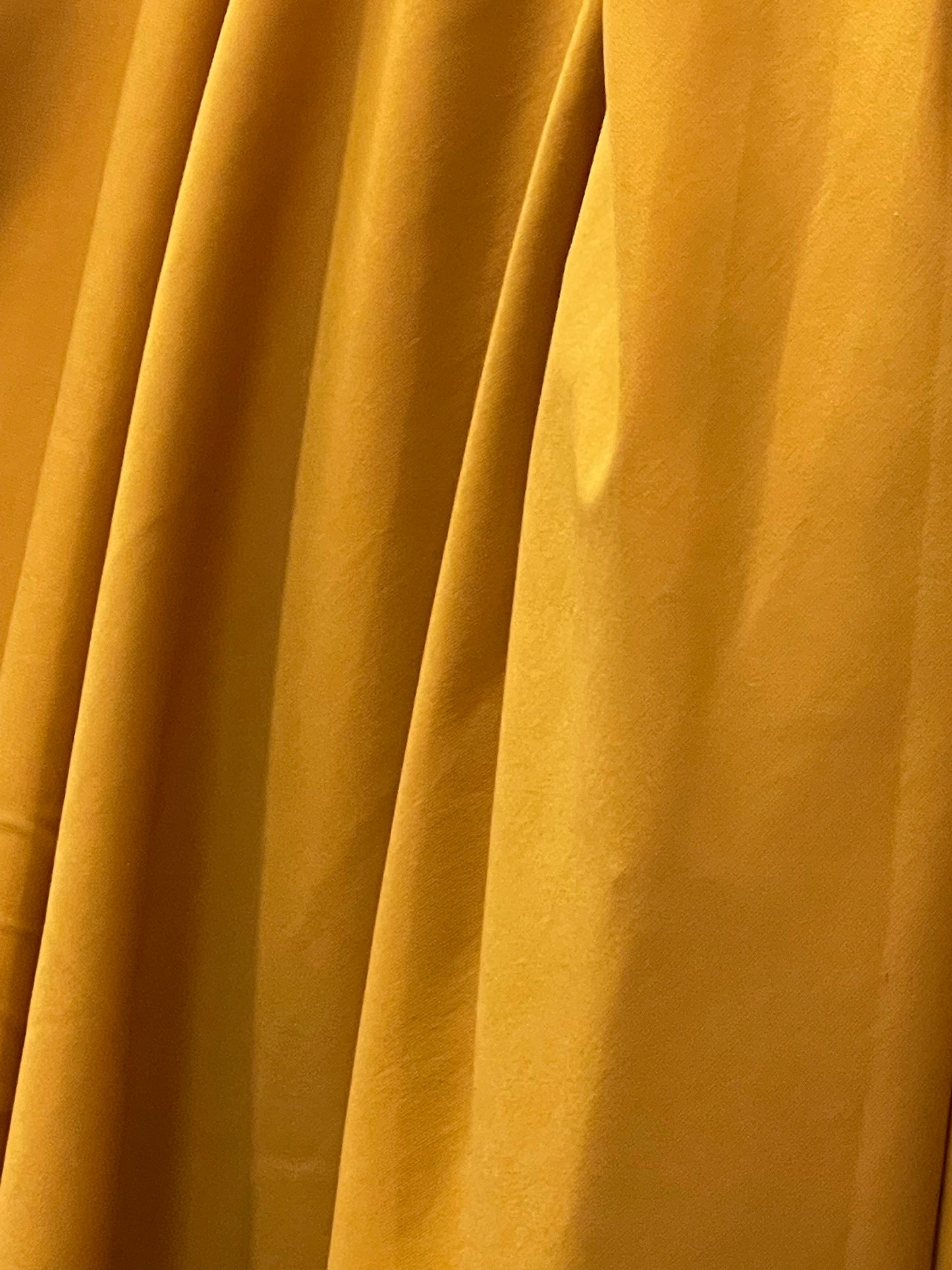 Mustard gold ponte de Roma