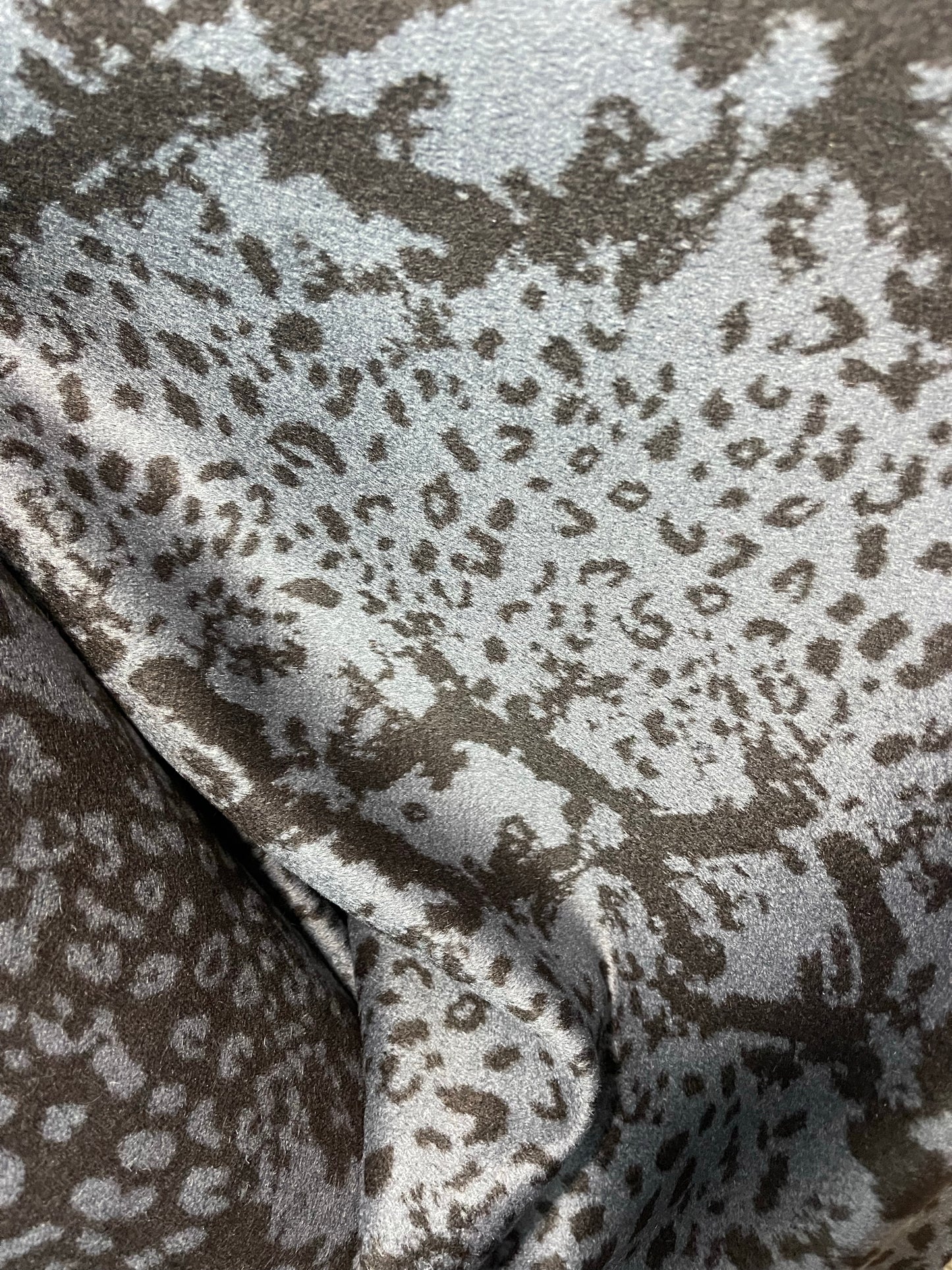Designer Super soft 100% cashmere design by Hermes