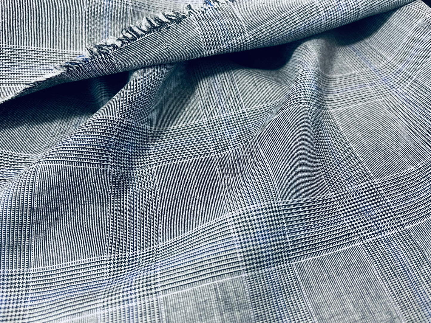 Designer elegant 100% wool super 120’s made in Italy