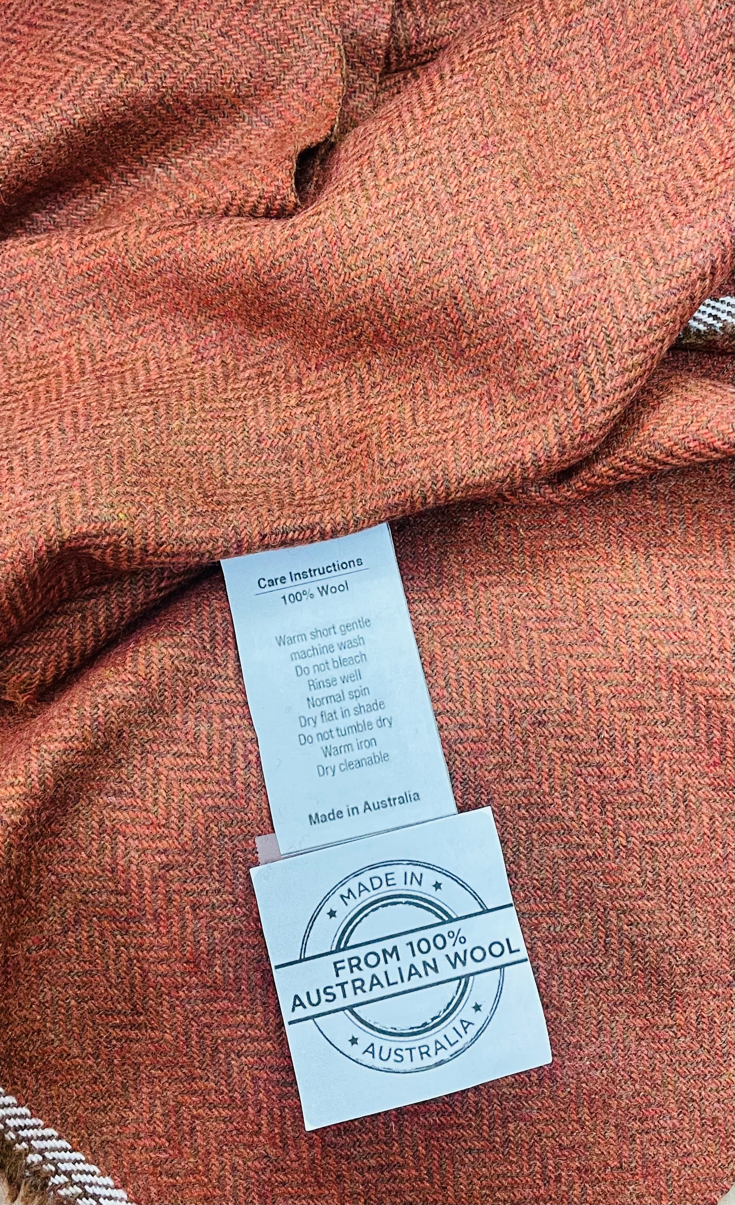 Harries tweed herringbone plaid wool cashmere great for suit dress skirt pants jacket and much more use made in Scotland