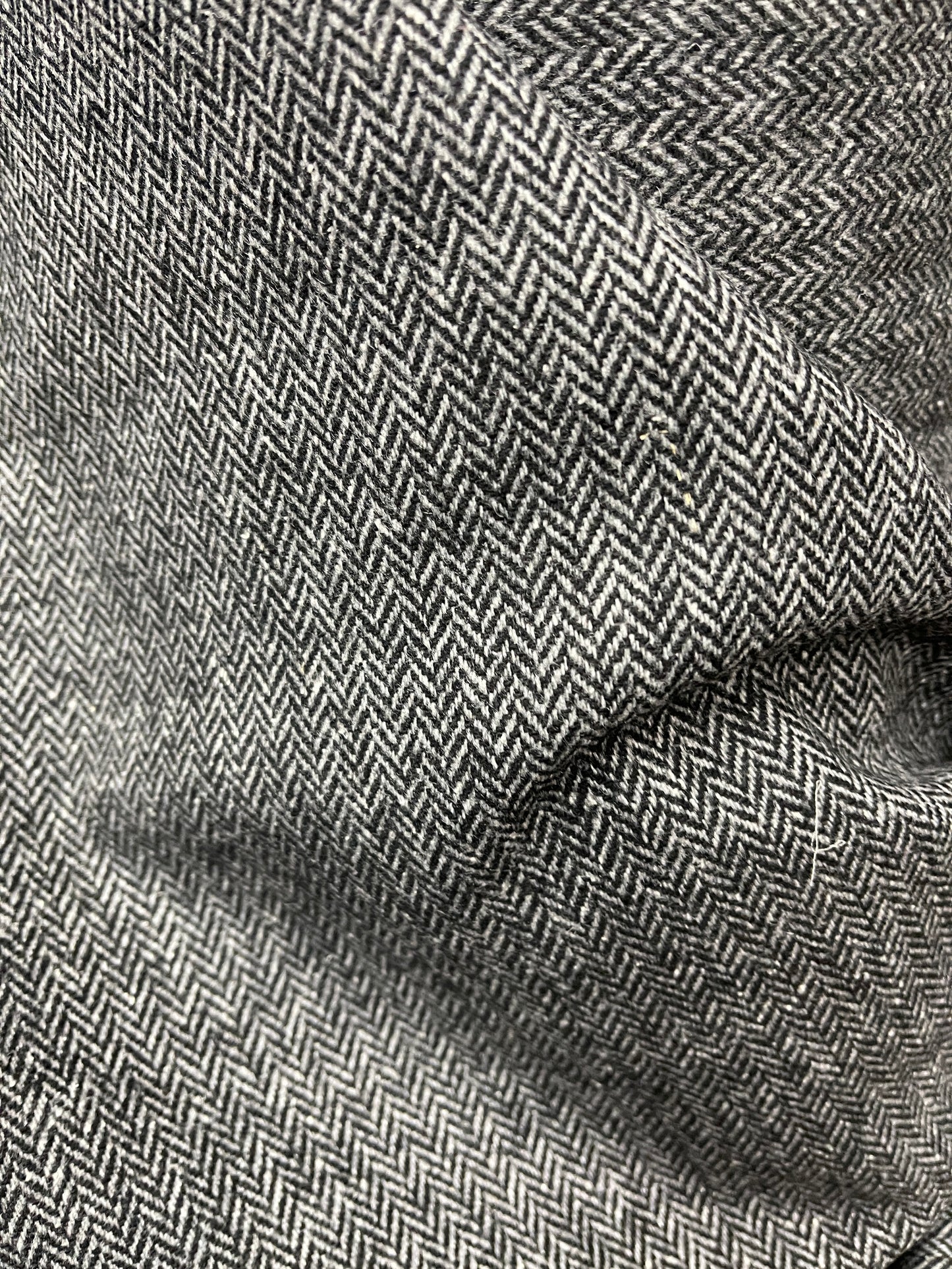 100% cashmere English herringbone