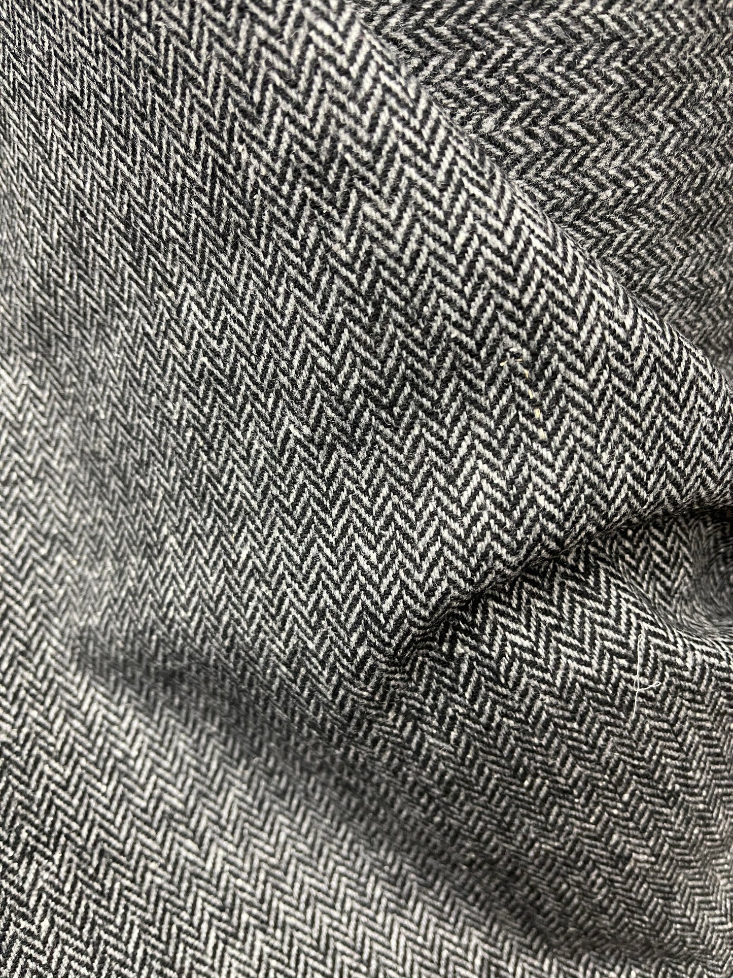 100% cashmere English herringbone